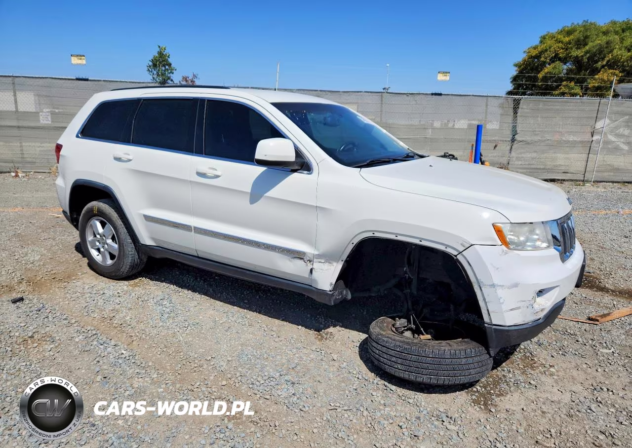 2012 Jeep Grand Cherokee Laredo VIN:1C4RJEAG0CC259216 - 4