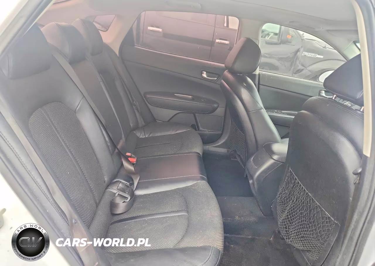 2020 Kia Optima S VIN:5XXGT4L37LG418089 - 9