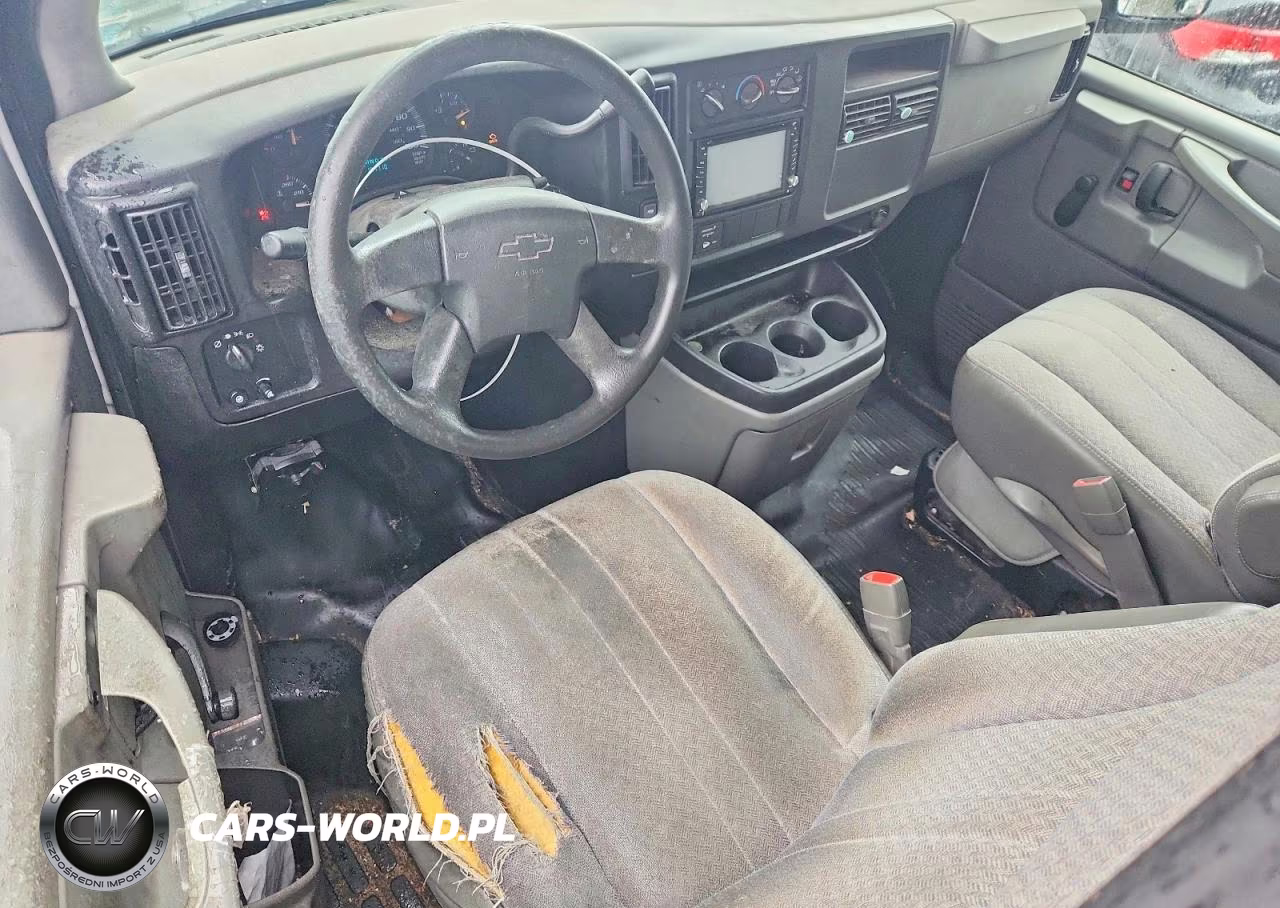 2007 Chevrolet Express G3500 VIN:1GCHG39U271153652 - 8