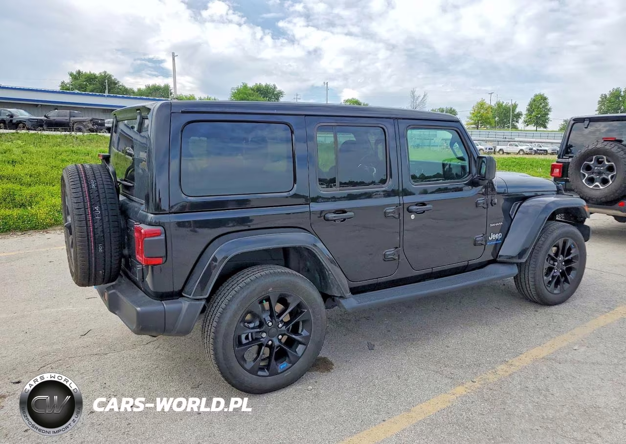 2023 Jeep Wrangler VIN:1C4JJXP64PW513537 - 3