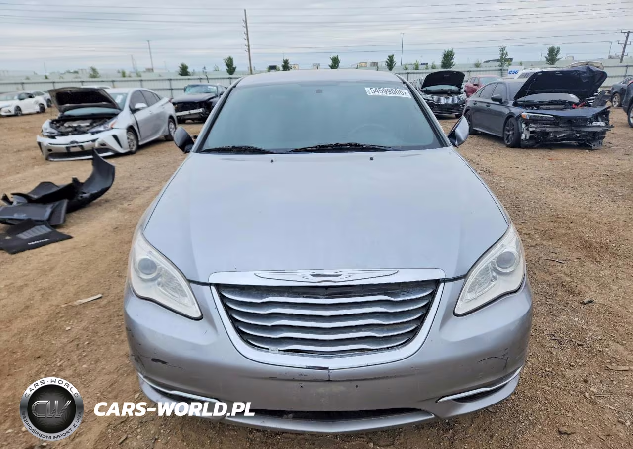 2014 Chrysler 200 Touring VIN:1C3CCBBB9EN128718 - 5