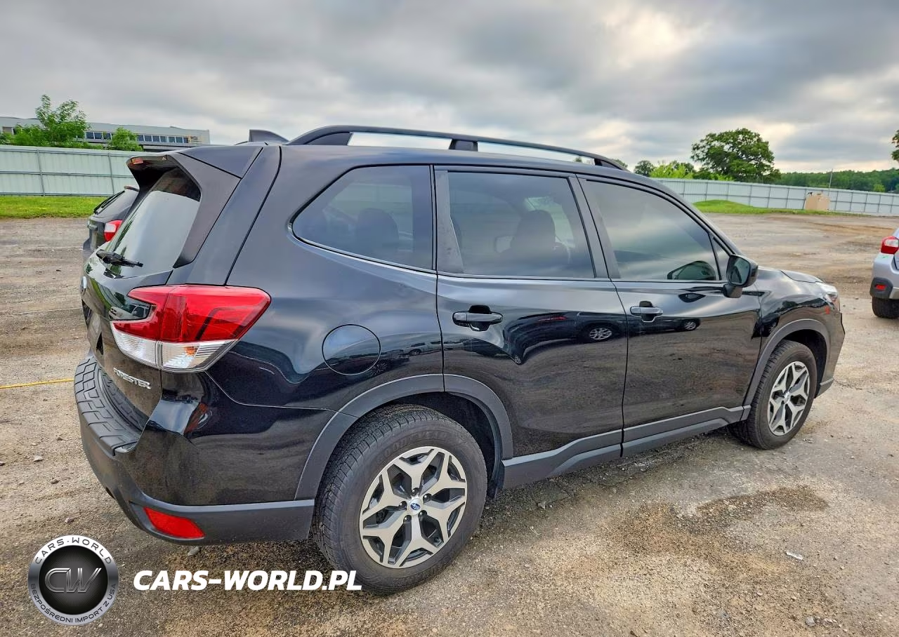 2019 Subaru Forester Premium VIN:JF2SKAEC0KH438163 - 3