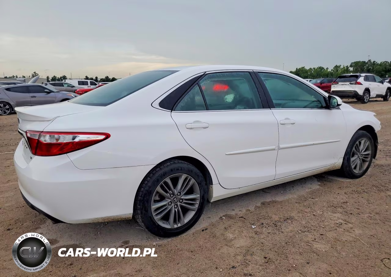 2017 Toyota Camry Se VIN:4T1BF1FK6HU677897 - 3