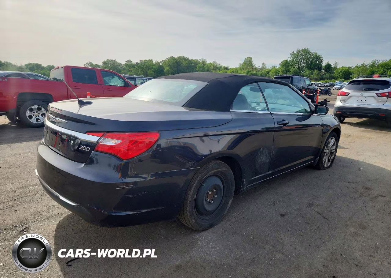 2011 Chrysler 200 Touring VIN:1C3BC2EG6BN576798 - 3