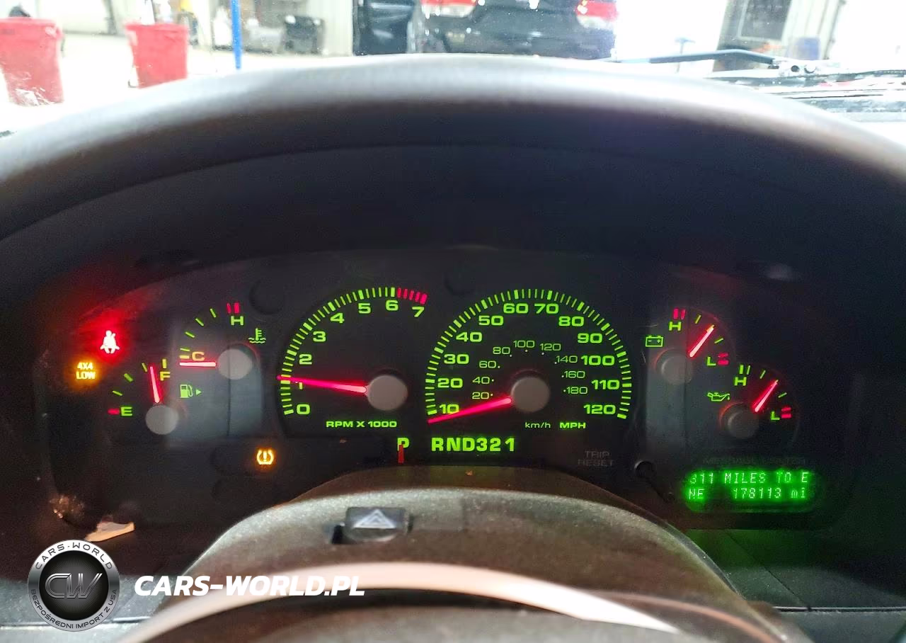 2005 Ford Explorer Xlt VIN:1FMZU73KX5UA75785 - 9