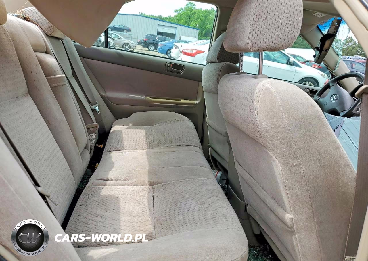2002 Toyota Camry Le VIN:4T1BE32K22U050514 - 10