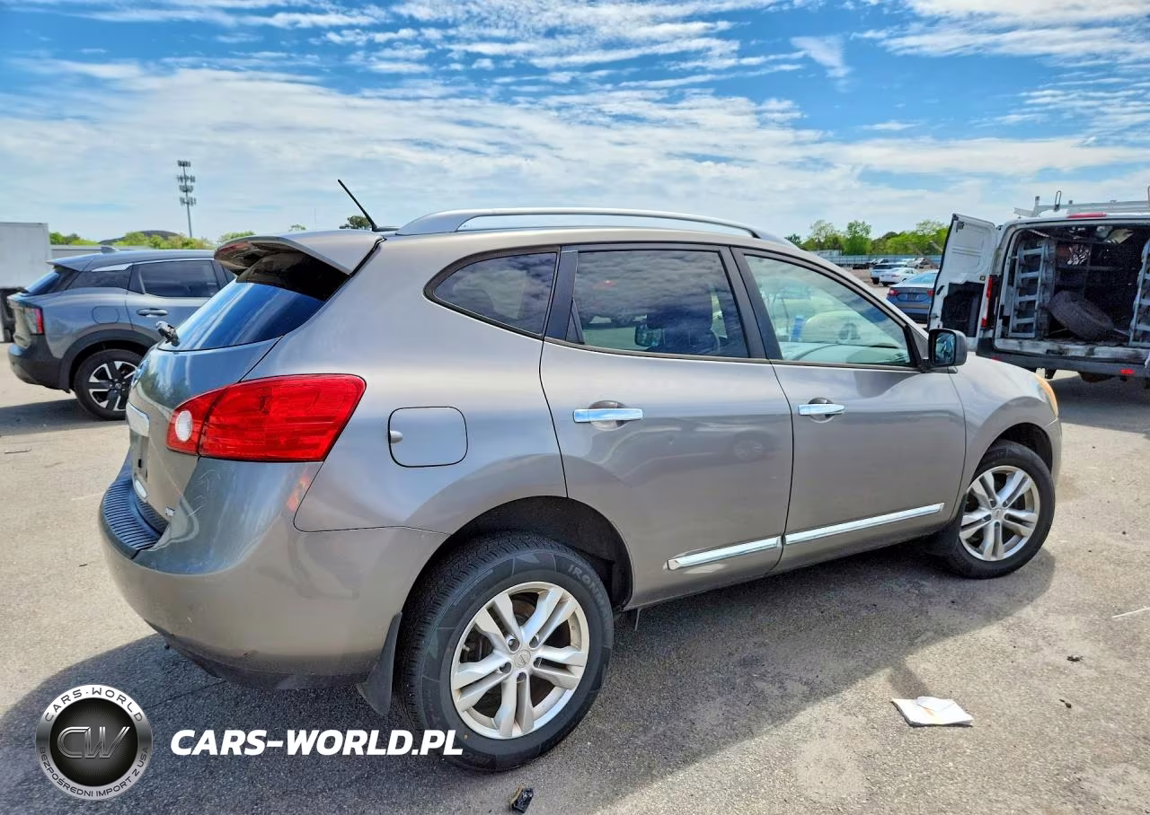 2015 Nissan Rogue Select S VIN:JN8AS5MV6FW765533 - 3