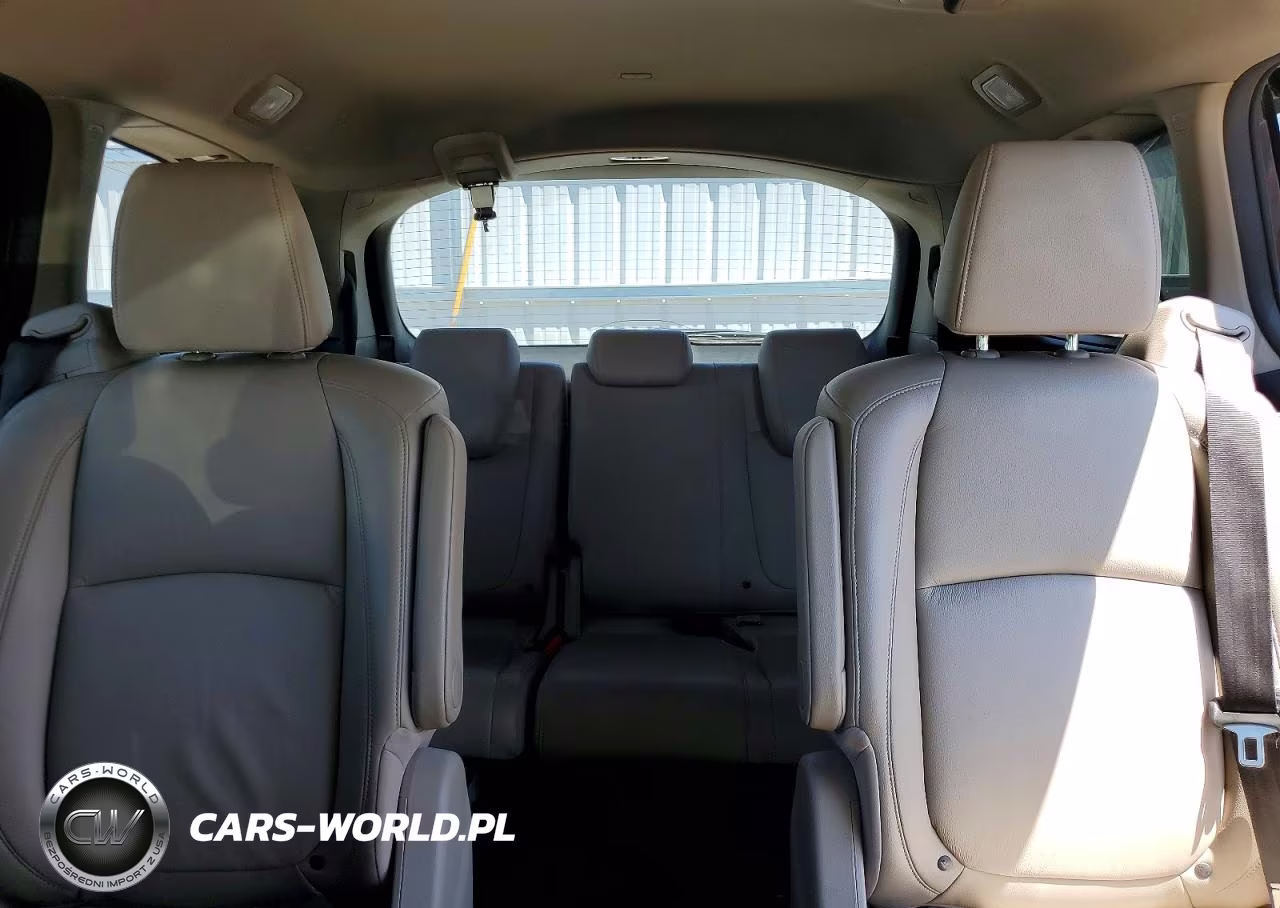 2018 Honda Odyssey Elite VIN:5FNRL6H93JB049717 - 10
