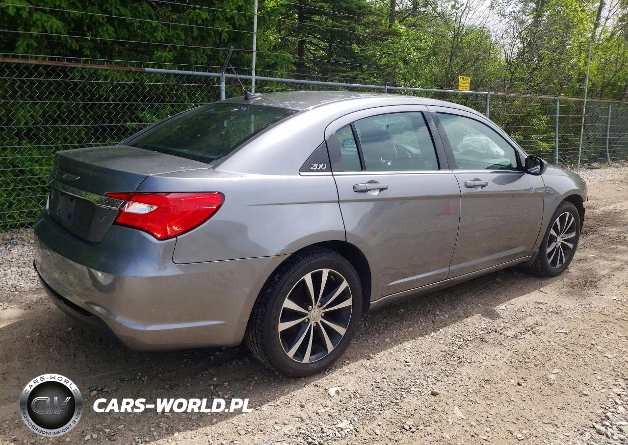 2011 Chrysler 200 S VIN:1C3BC8FGXBN577471 - 3