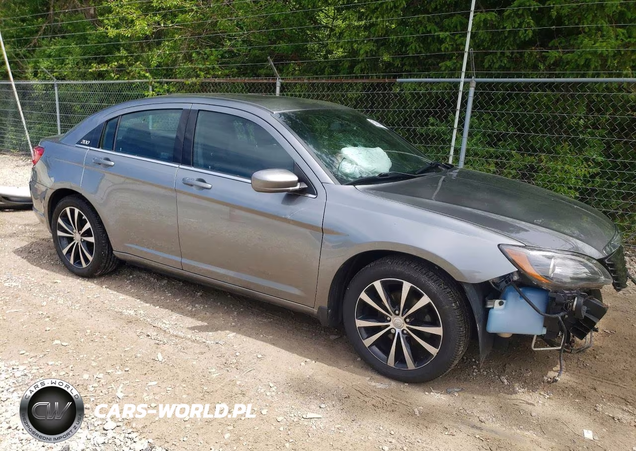 2011 Chrysler 200 S VIN:1C3BC8FGXBN577471 - 4