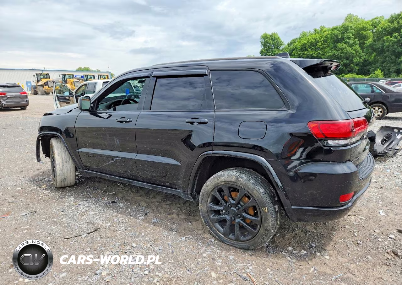 2018 Jeep Grand Cherokee Laredo VIN:1C4RJFAG9JC468358 - 2