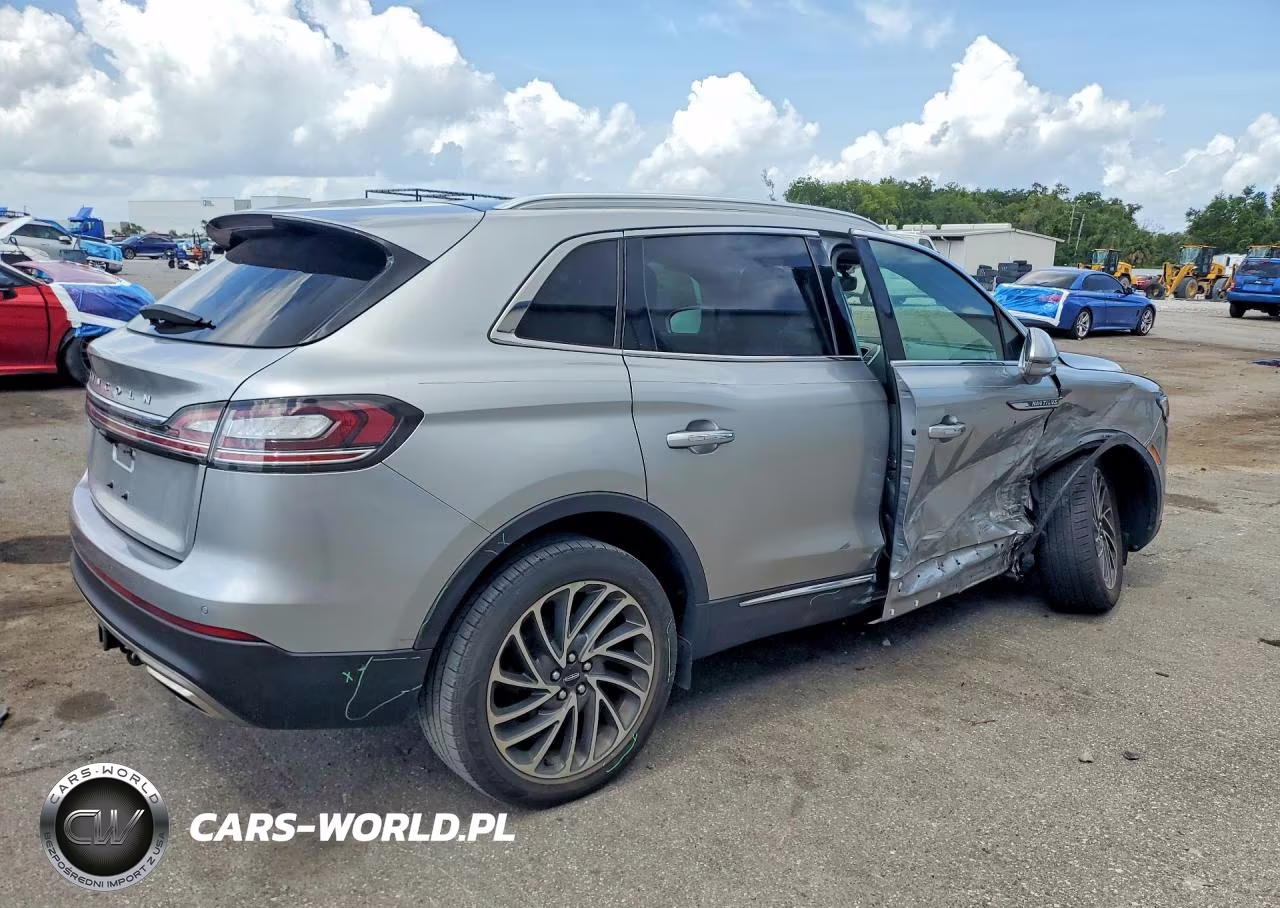 2020 Lincoln Nautilus Reserve VIN:2LMPJ6K90LBL30685 - 3