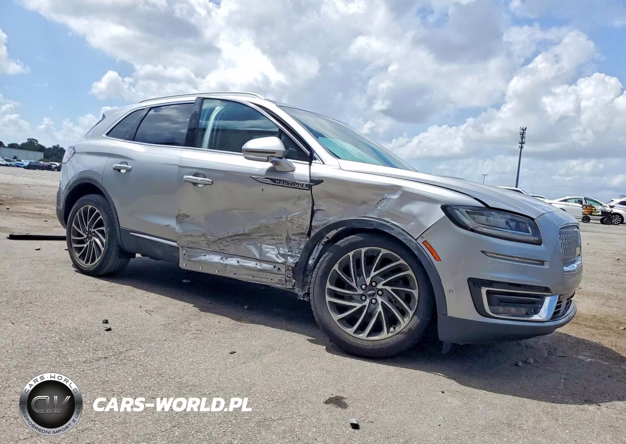 2020 Lincoln Nautilus Reserve VIN:2LMPJ6K90LBL30685 - 4
