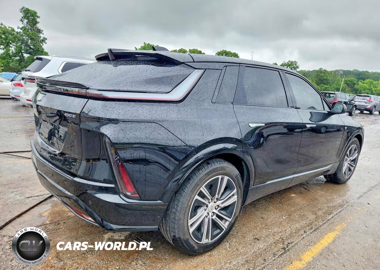2023 Cadillac Lyriq Luxury VIN:1GYKPMRK4PZ002768 - 3