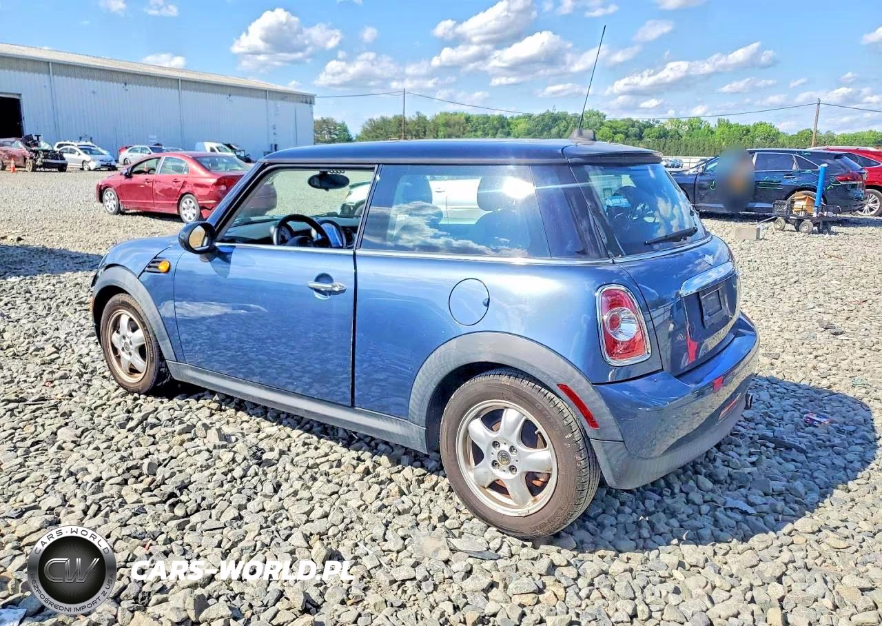 2011 Mini Cooper VIN:WMWSU3C5XBT097728 - 2