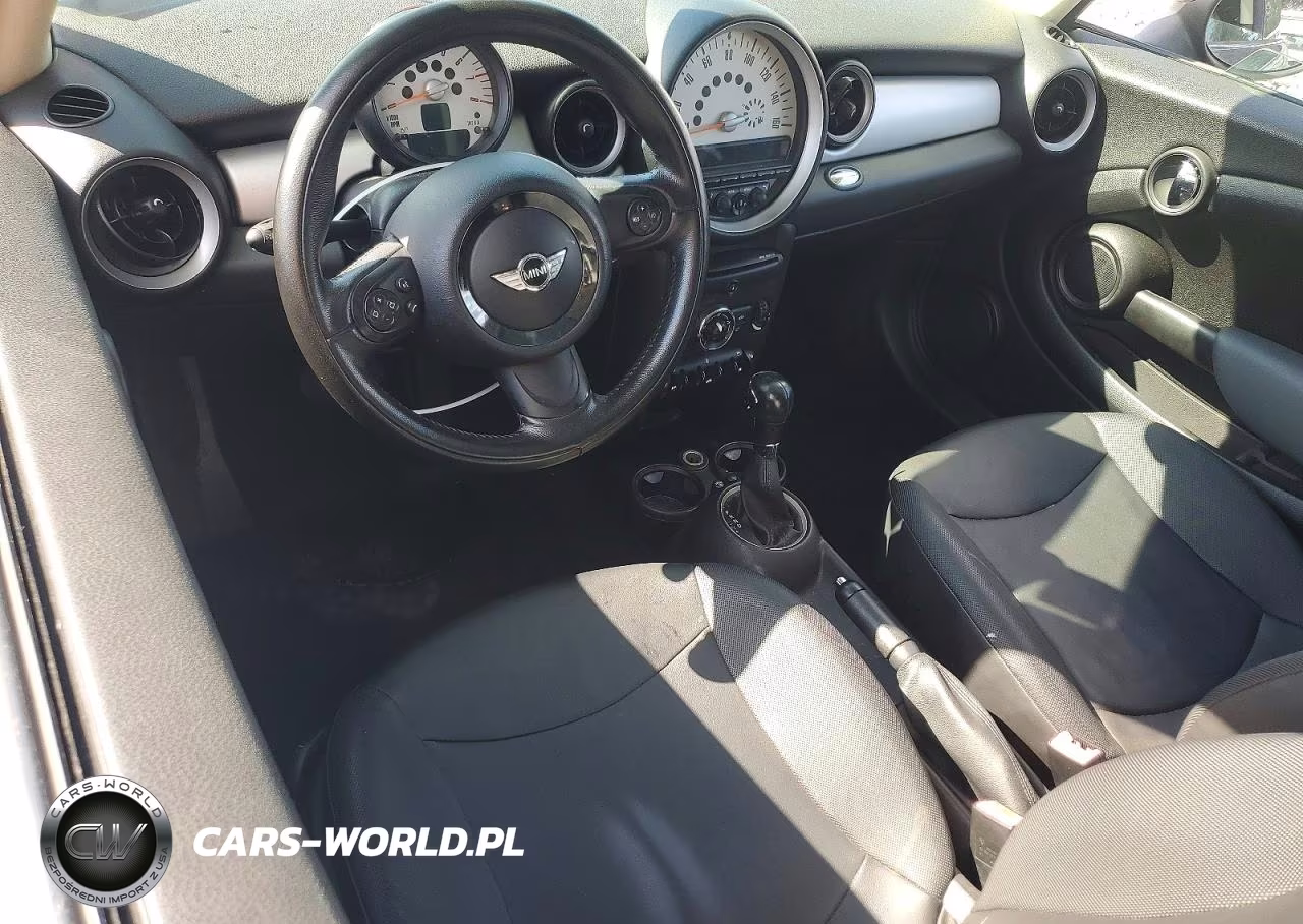 2011 Mini Cooper VIN:WMWSU3C5XBT097728 - 8