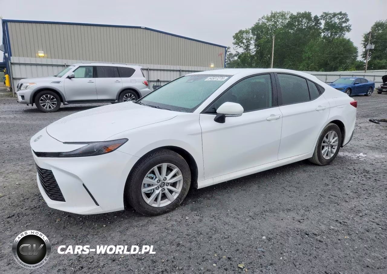 2025 Toyota Camry Le – zdjęcie 1 z 12