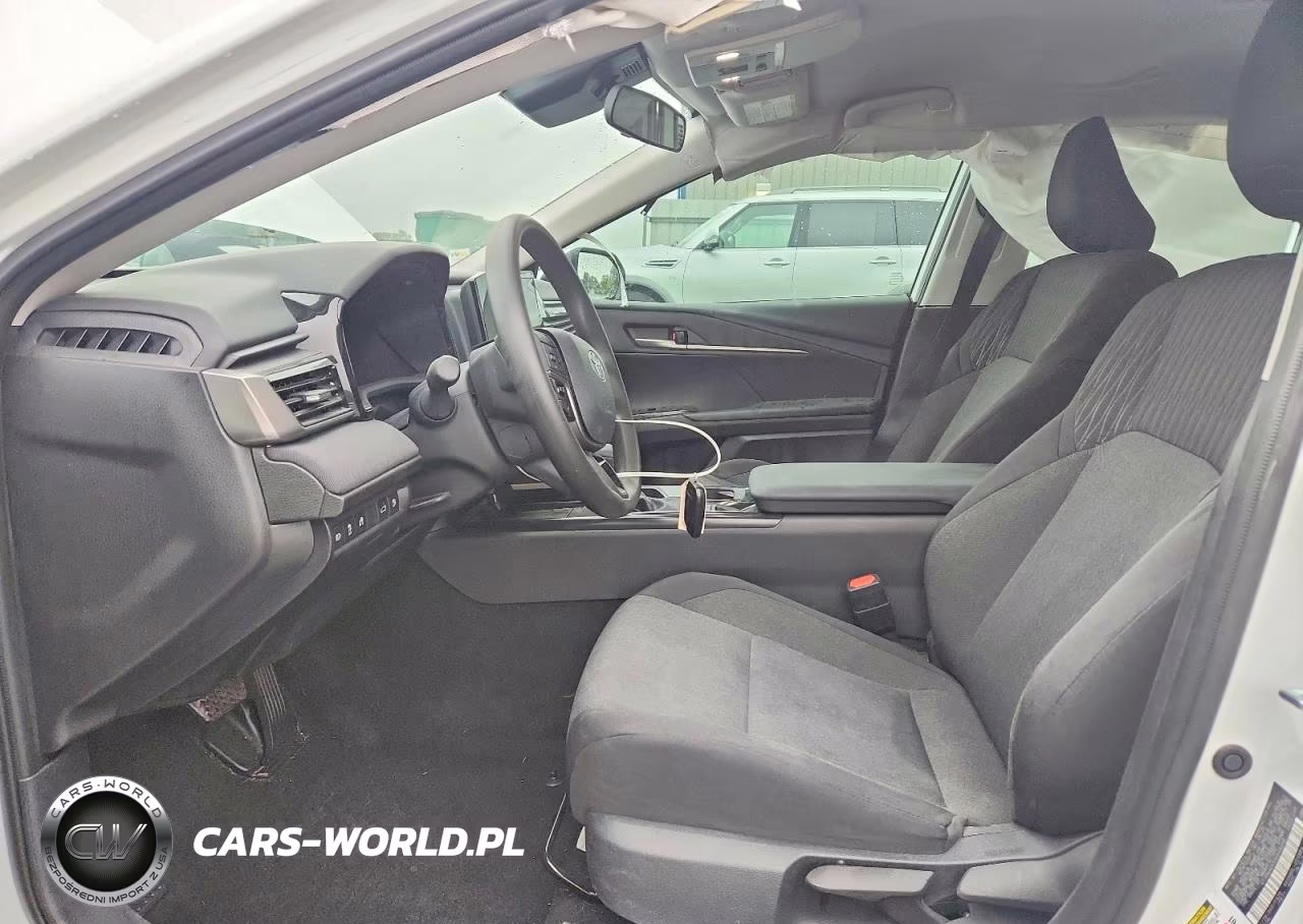 2025 Toyota Camry Le VIN:4T1DAACK5SU649348 - 7