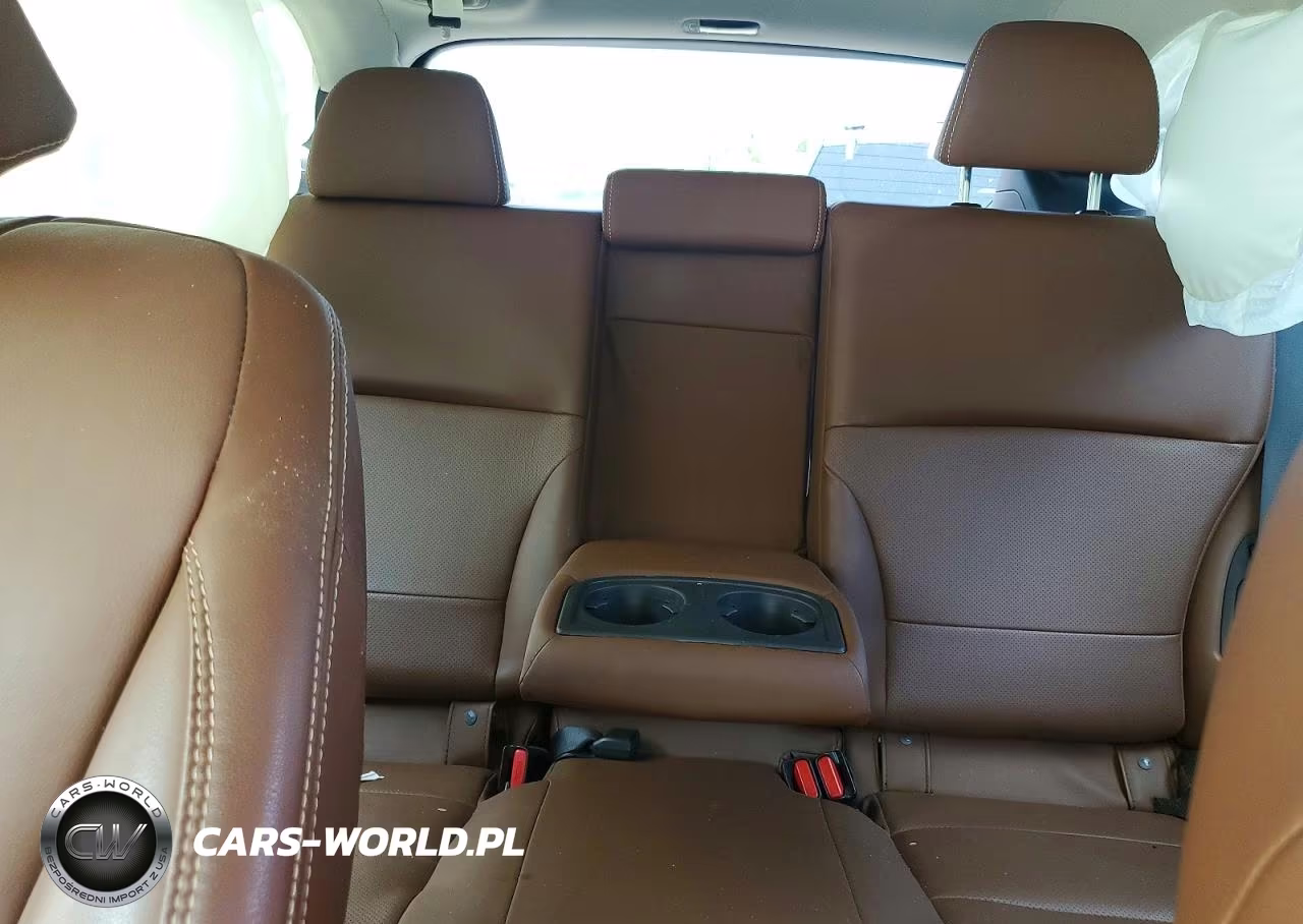 2019 Subaru Outback Touring VIN:4S4BSATCXK3322432 - 10