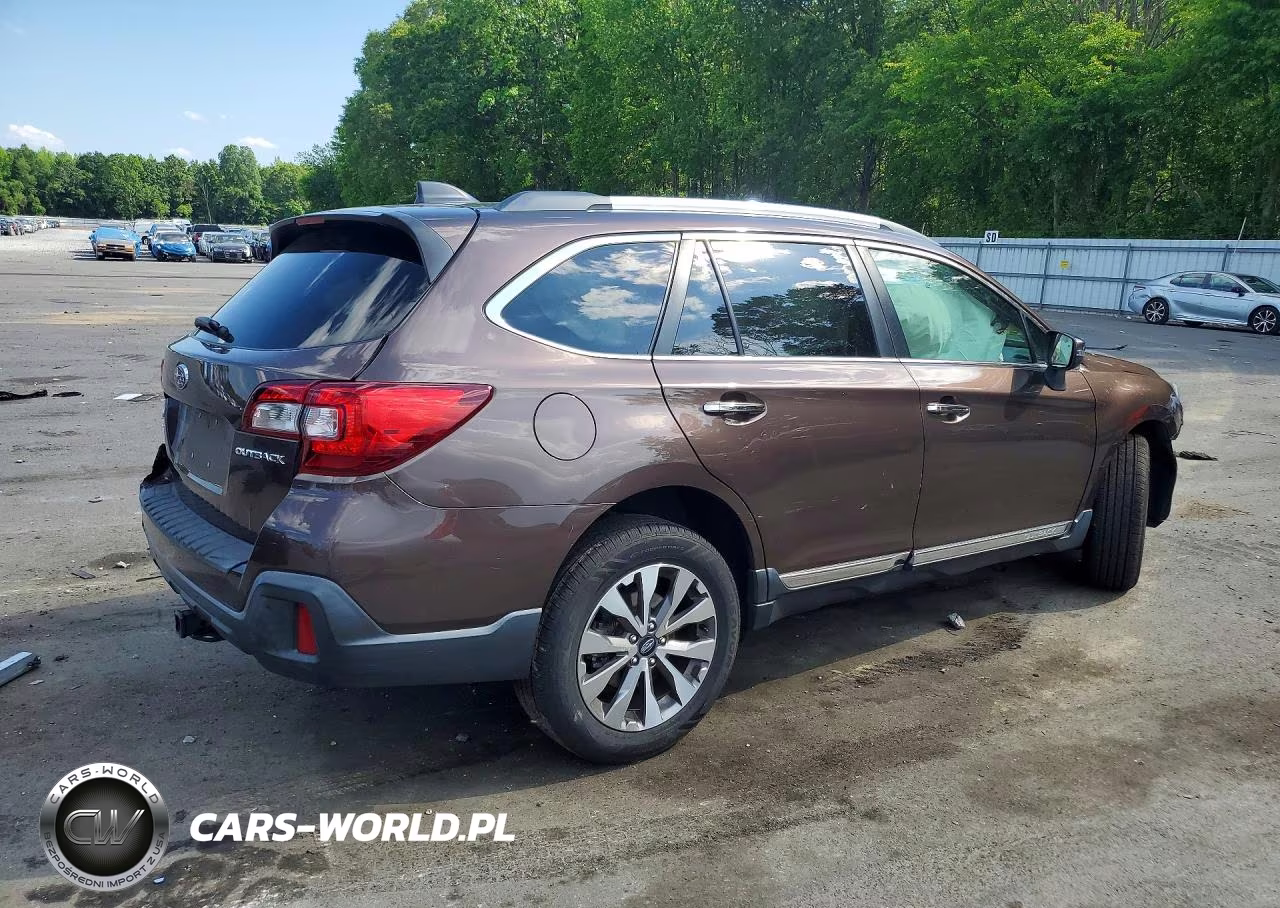 2019 Subaru Outback Touring VIN:4S4BSATCXK3322432 - 3