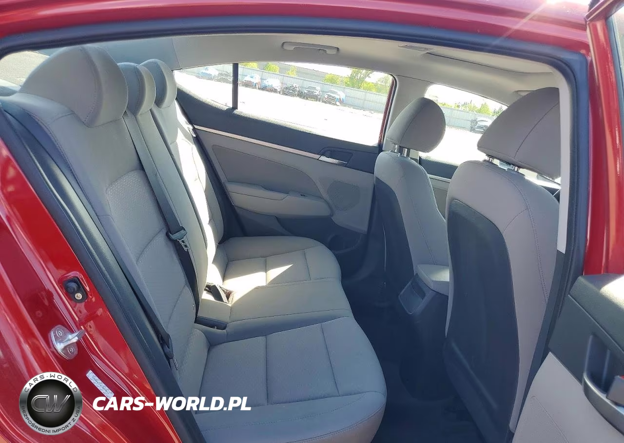 2019 Hyundai Elantra Value Edition VIN:KMHD84LF4KU859911 - 10