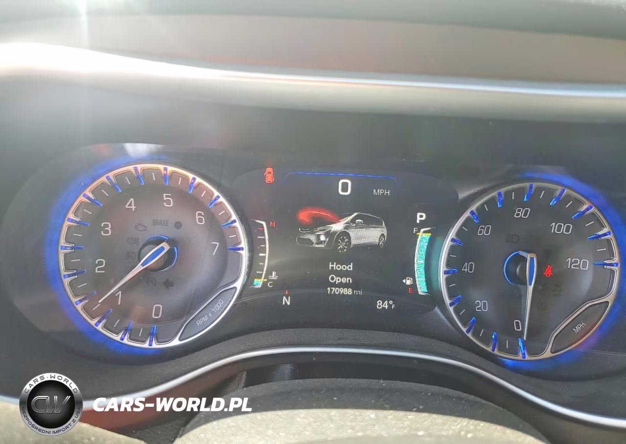 2017 Chrysler Pacifica Touring L Plus VIN:2C4RC1EG7HR759515 - 10