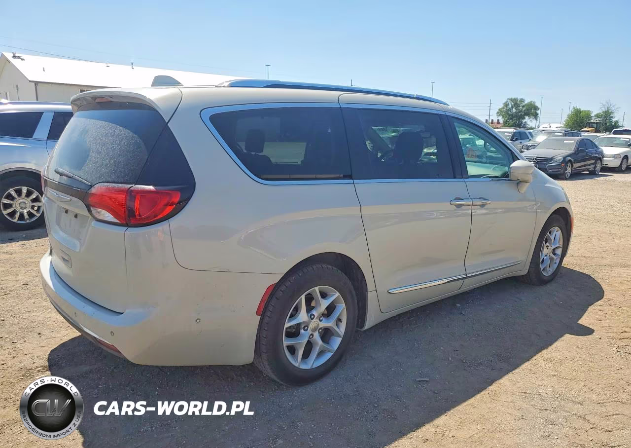 2017 Chrysler Pacifica Touring L Plus VIN:2C4RC1EG7HR759515 - 3
