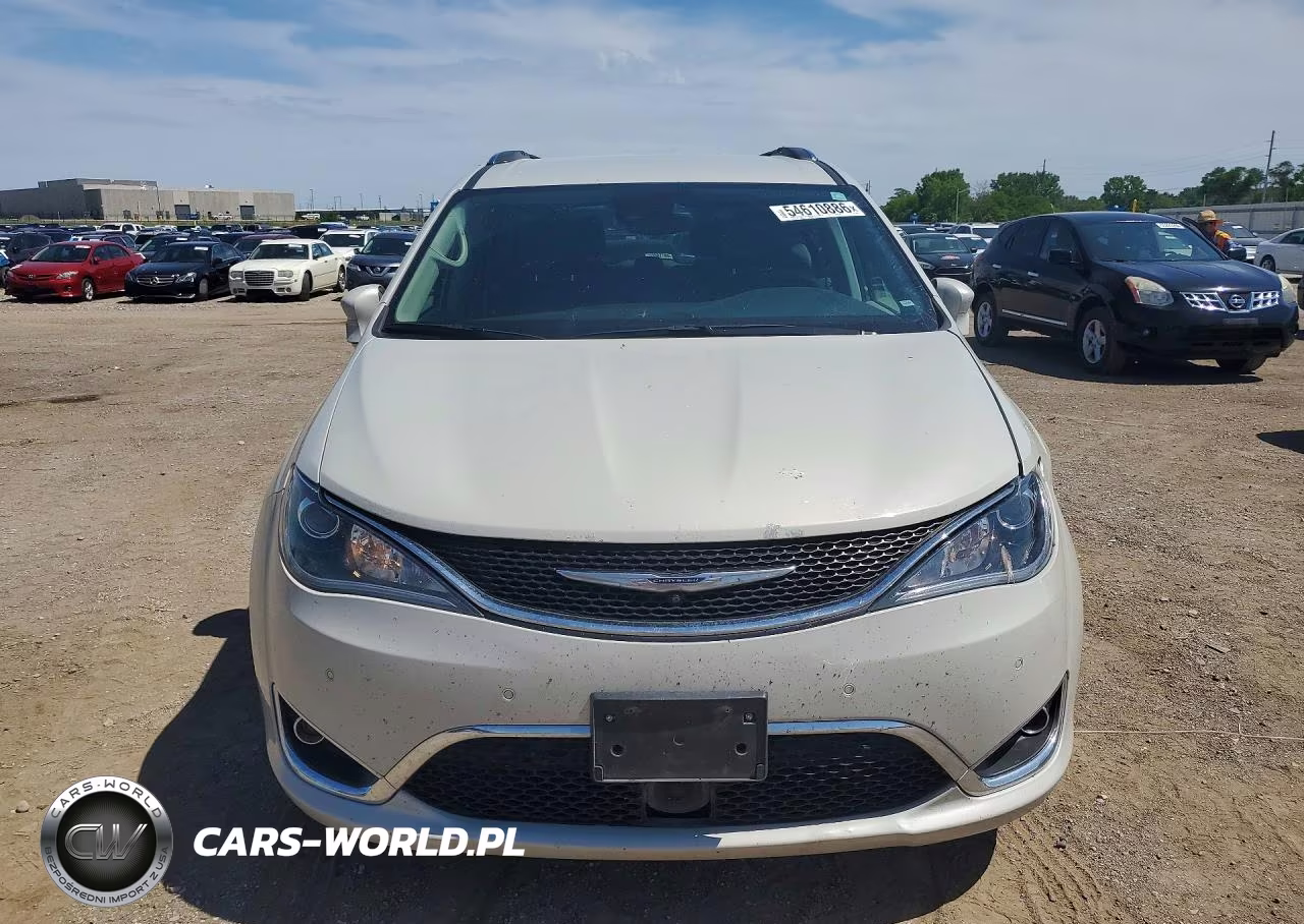2017 Chrysler Pacifica Touring L Plus VIN:2C4RC1EG7HR759515 - 5