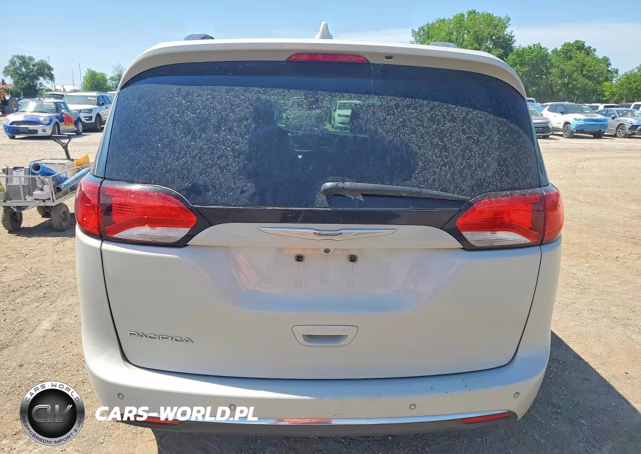 2017 Chrysler Pacifica Touring L Plus VIN:2C4RC1EG7HR759515 - 7