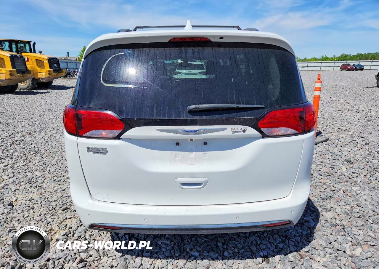 2018 Chrysler Pacifica Touring L VIN:2C4RC1BG2JR258705 - 6