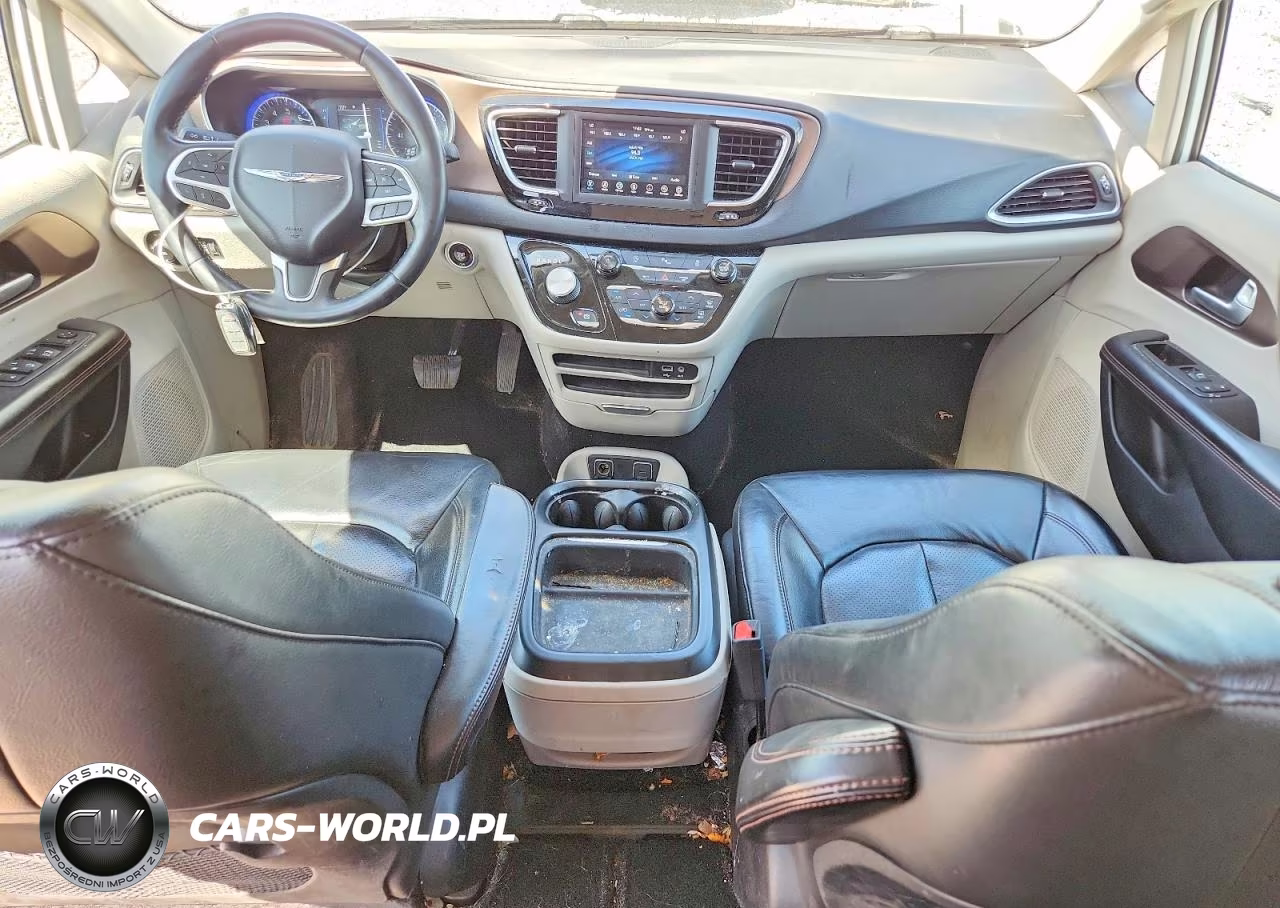 2018 Chrysler Pacifica Touring L VIN:2C4RC1BG2JR258705 - 8