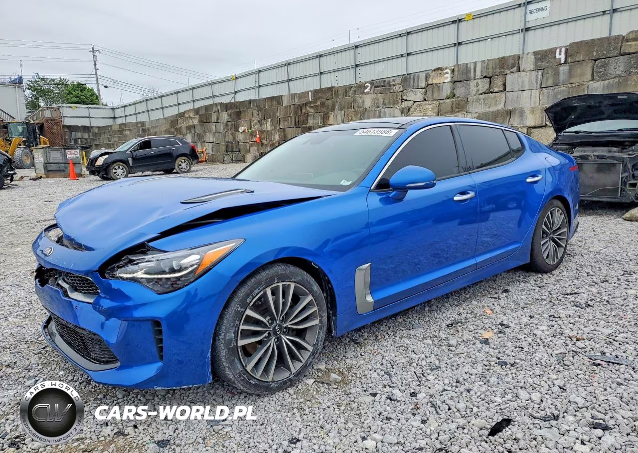 2018 Kia Stinger Premium VIN:KNAE25LA8J6037472 - 1