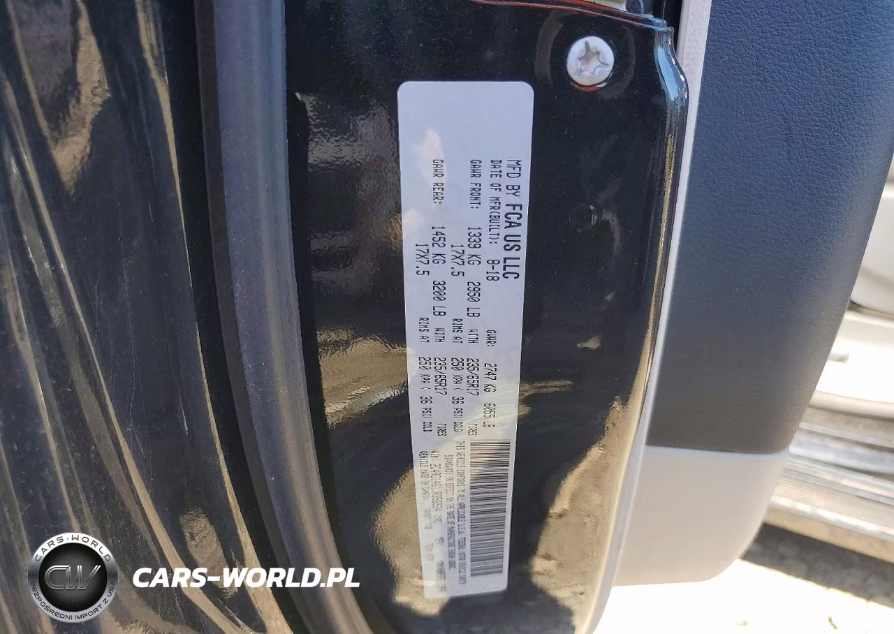 2018 Chrysler Pacifica L VIN:2C4RC1AG1JR356934 - 13