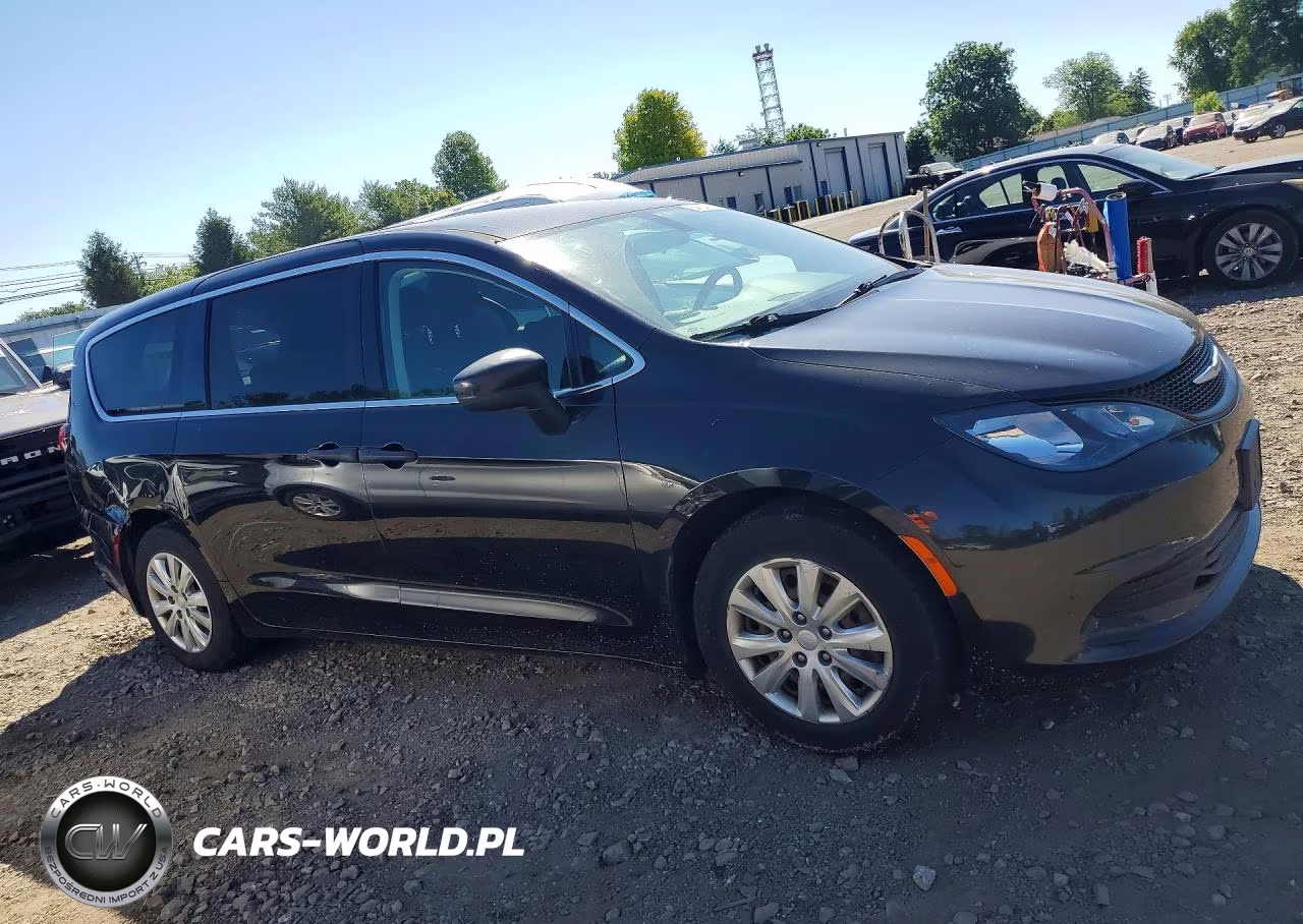 2018 Chrysler Pacifica L VIN:2C4RC1AG1JR356934 - 4