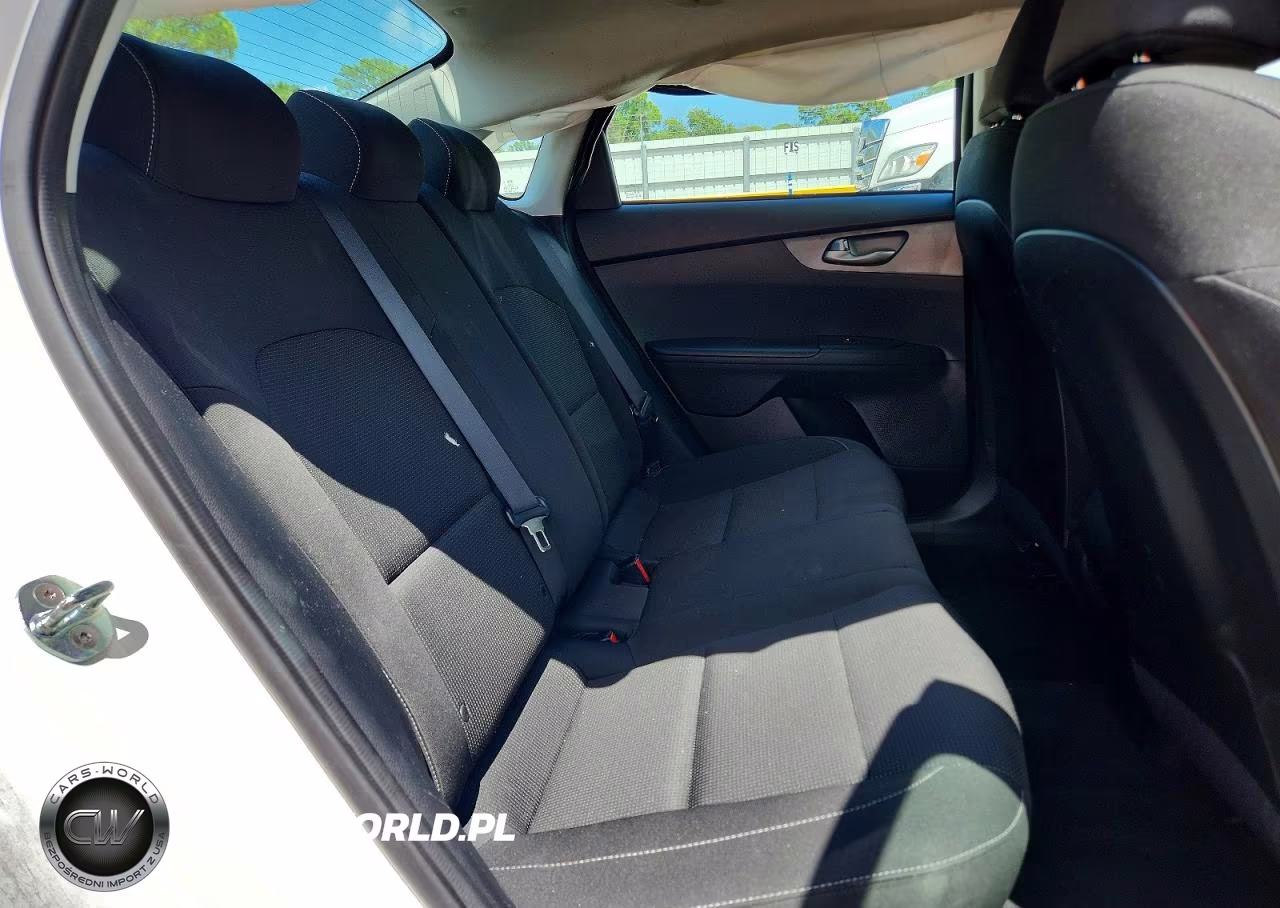2021 Kia Forte Lxs VIN:3KPF24AD0ME269609 - 10