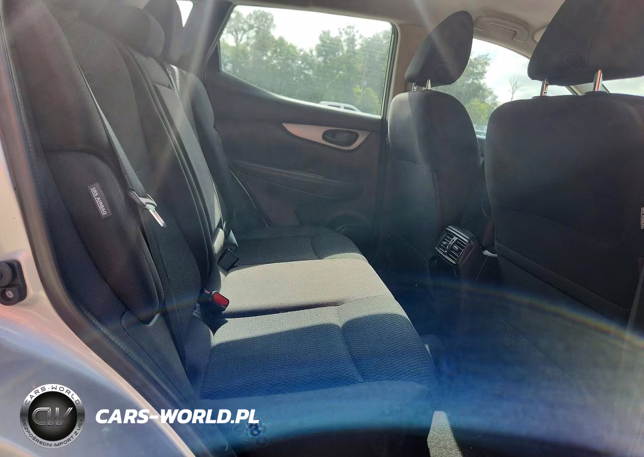 2020 Nissan Rogue Sport S VIN:JN1BJ1CV2LW270368 - 11