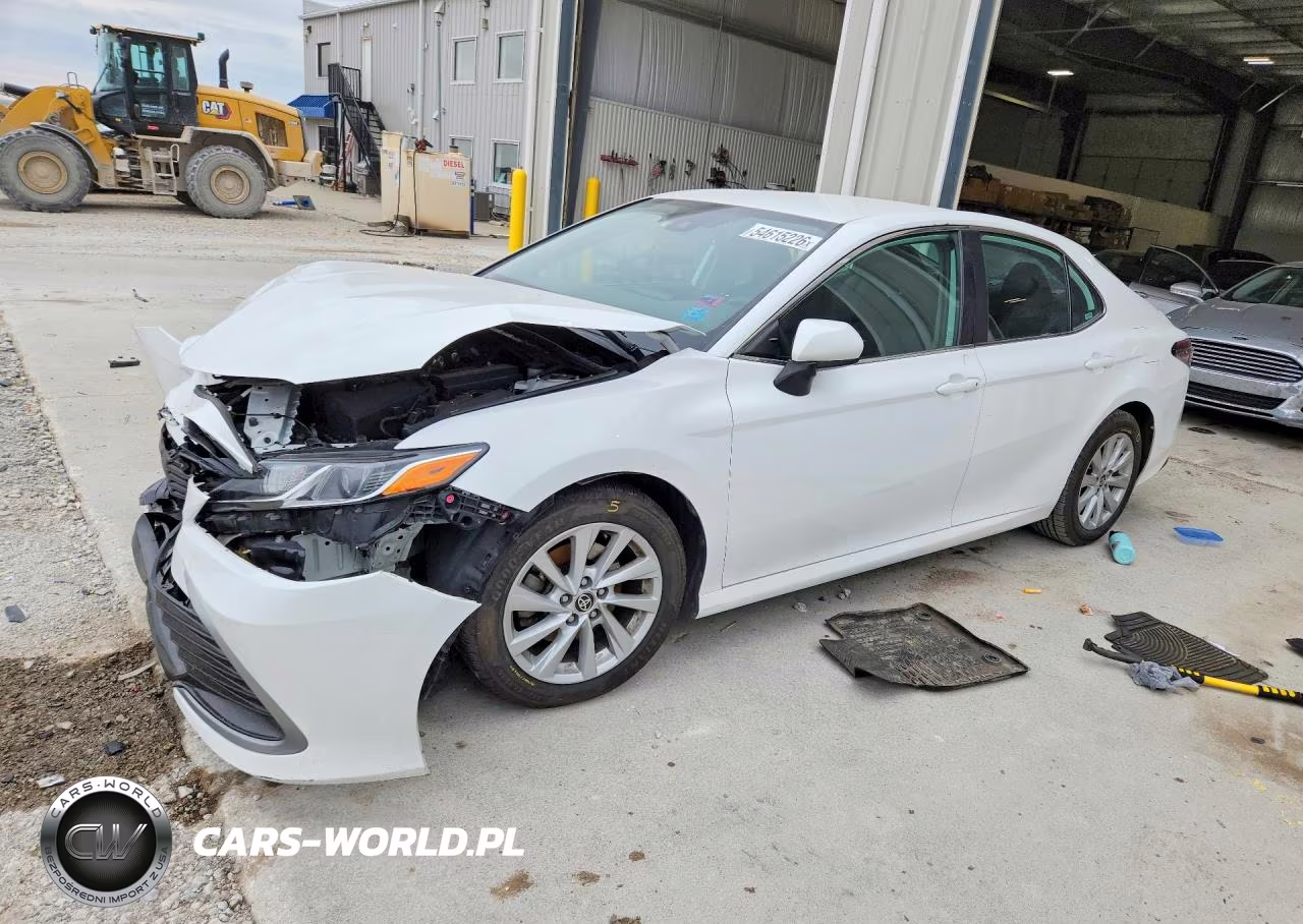 2022 Toyota Camry Le – zdjęcie 1 z 12