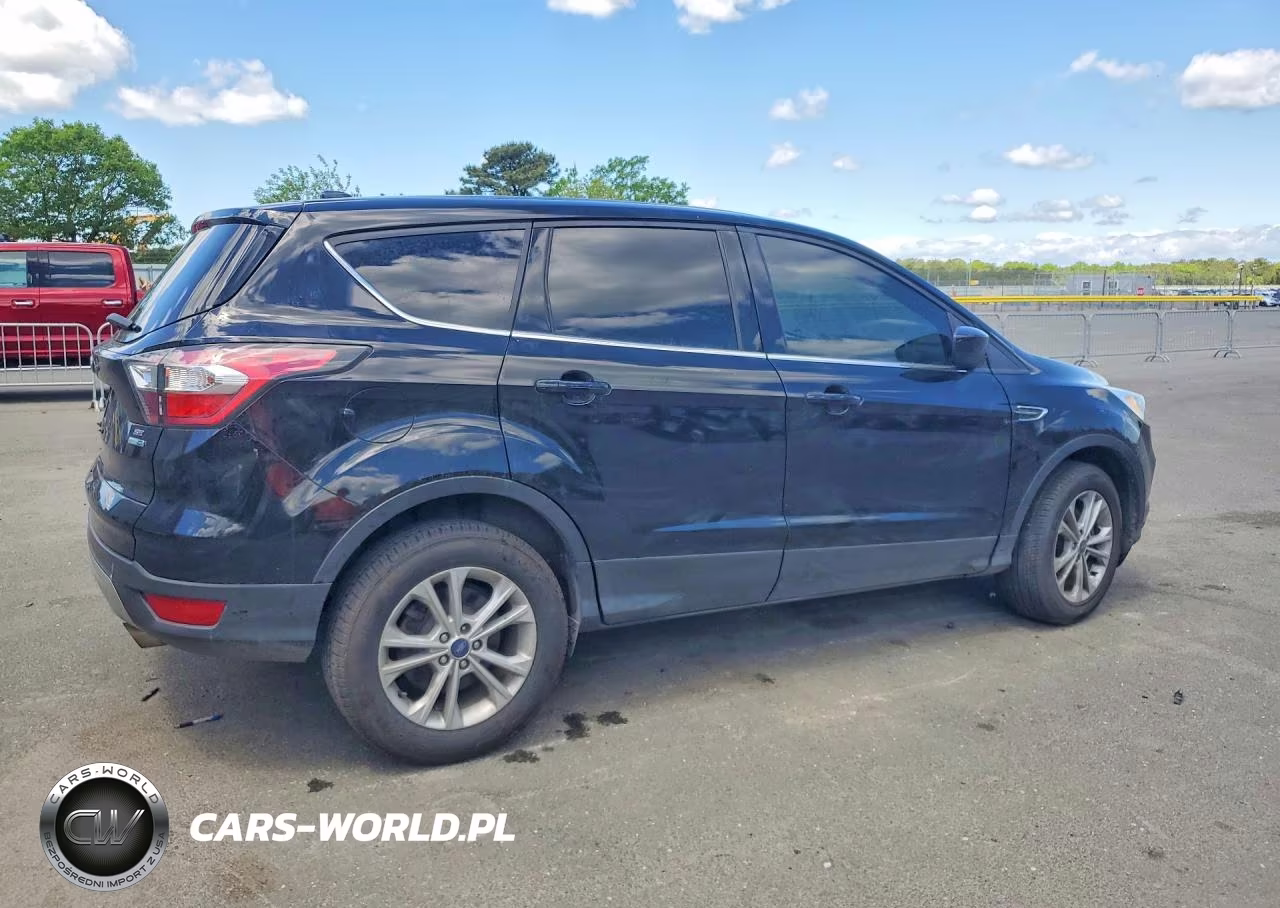 2017 Ford Escape Se VIN:1FMCU9GD3HUB33429 - 3