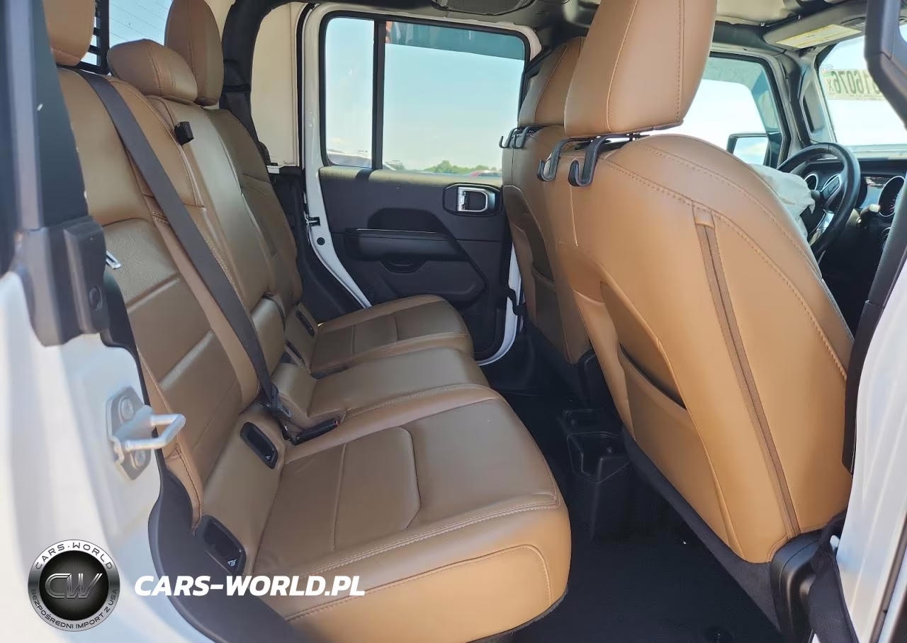 2020 Jeep Gladiator Overland VIN:1C6HJTFG3LL132976 - 10