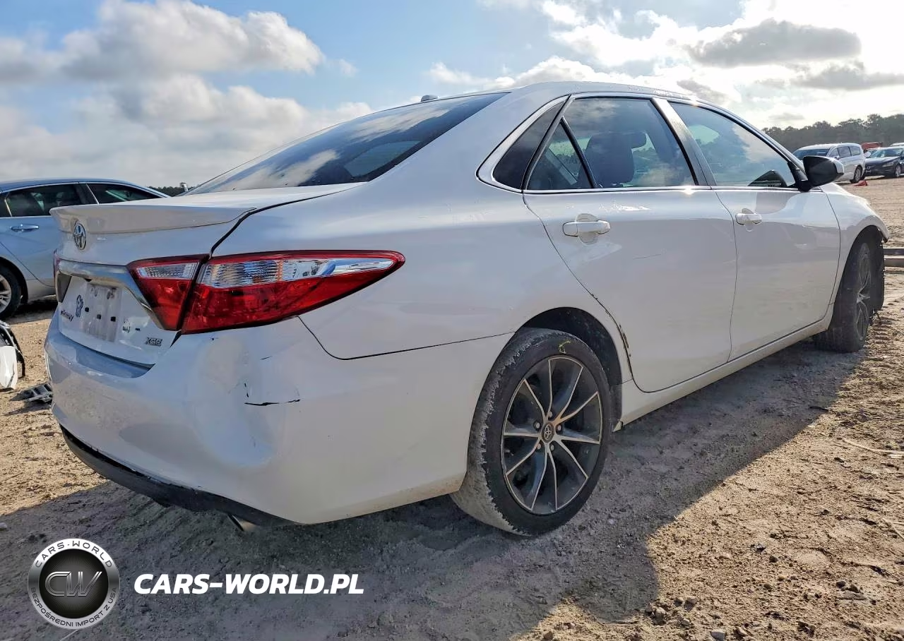 2017 Toyota Camry Xse VIN:4T1BF1FK6HU654023 - 3
