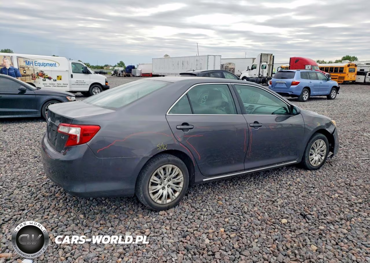 2014 Toyota Camry Le VIN:4T4BF1FKXER397675 - 3