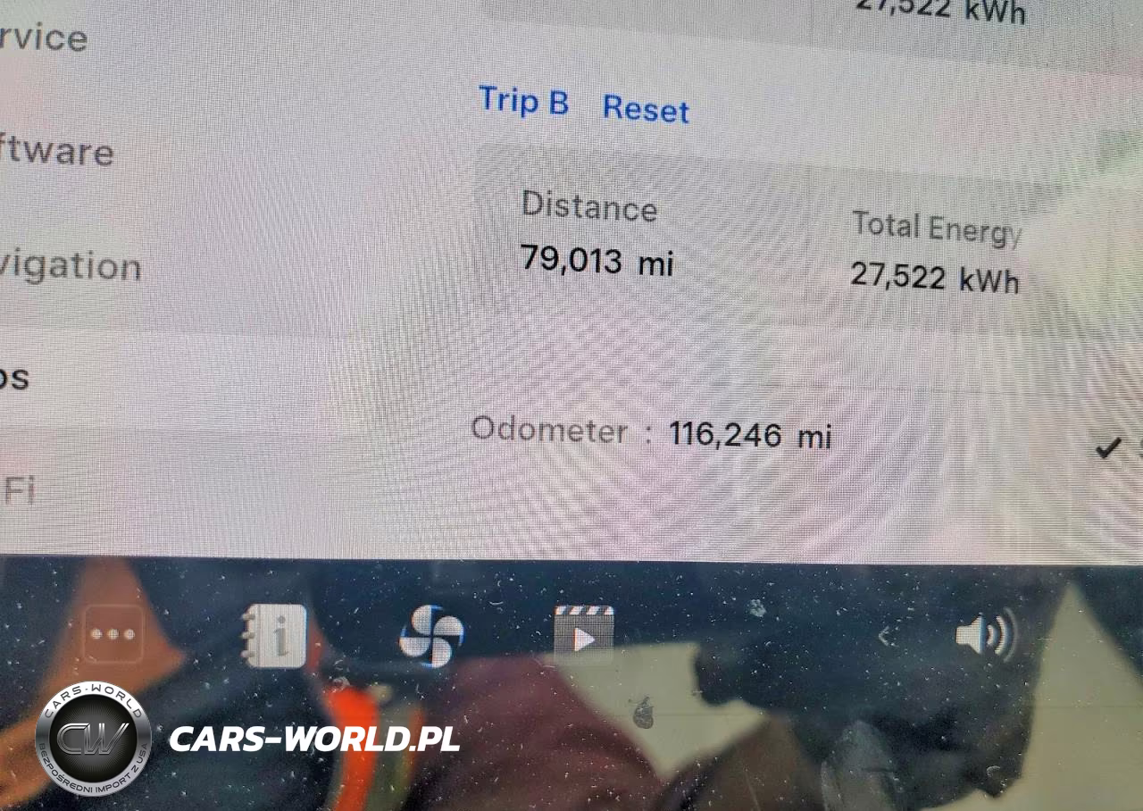 2022 Tesla Model 3 VIN:5YJ3E1EC1NF111611 - 9