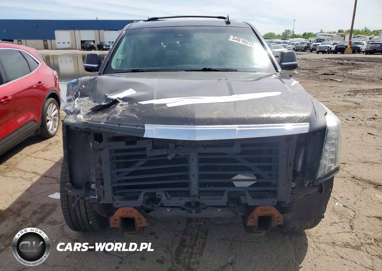 2018 Cadillac Escalade Luxury VIN:1GYS4BKJ1JR276208 - 5