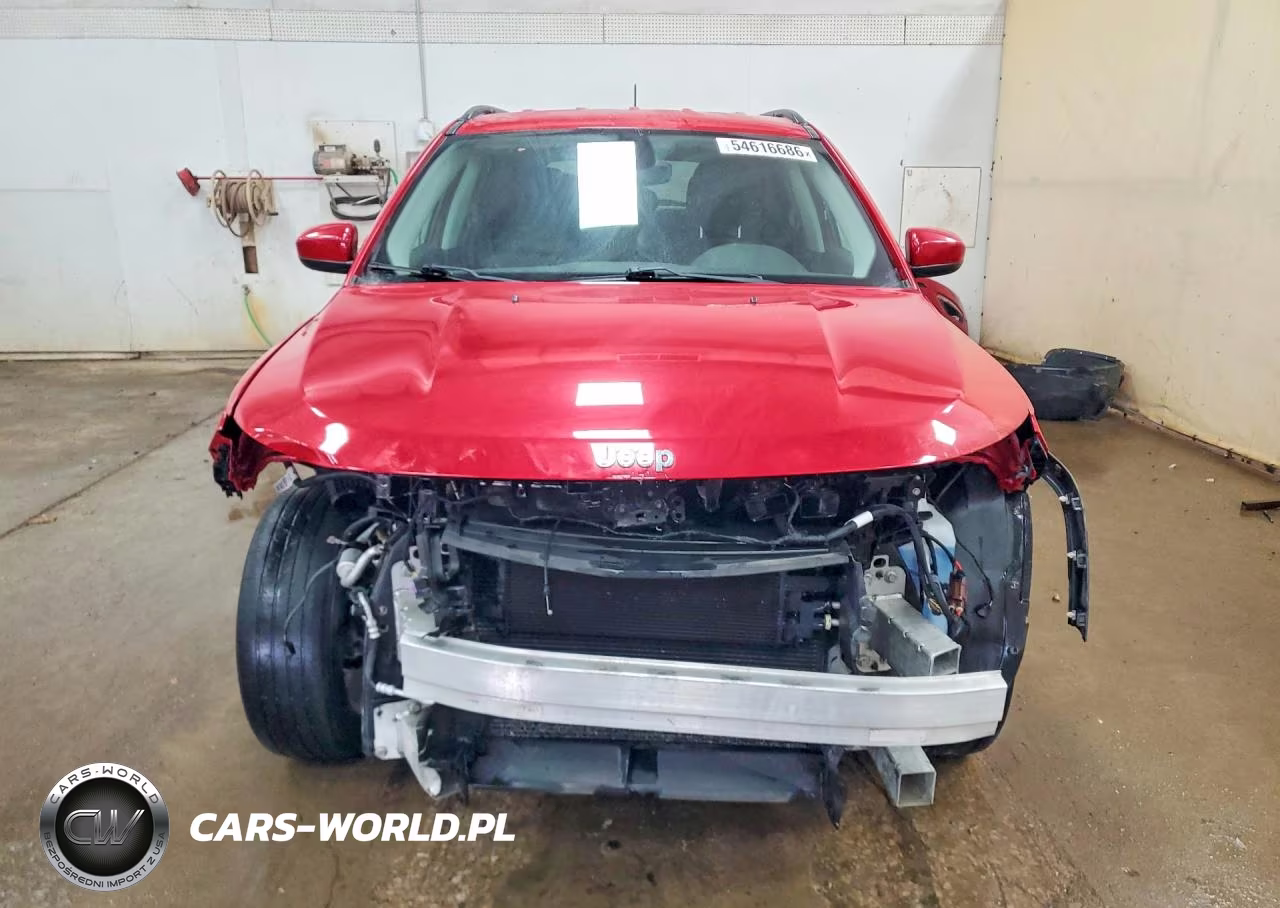 2018 Jeep Compass Latitude VIN:3C4NJDBB7JT328738 - 5