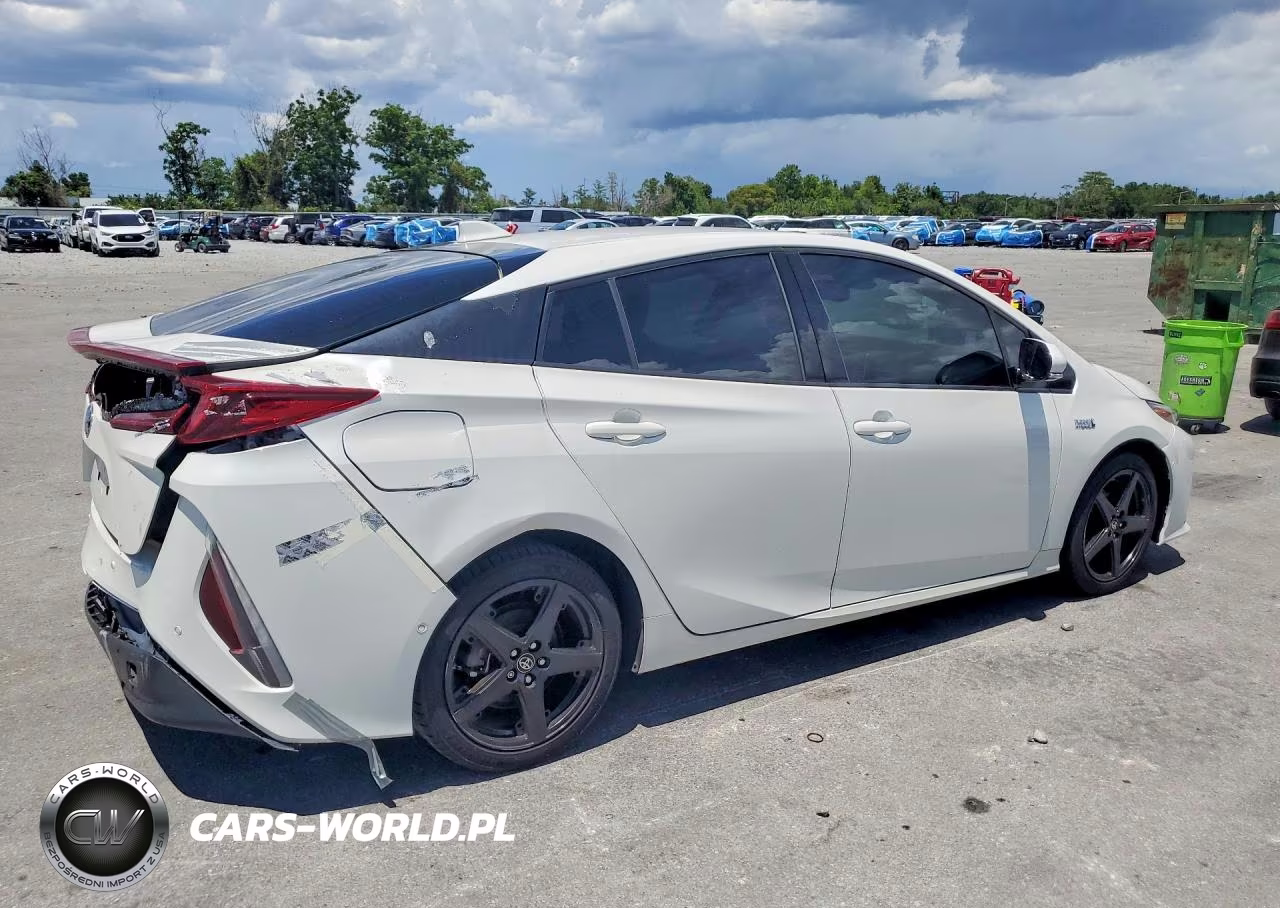 2017 Toyota Prius Prime Advanced VIN:JTDKARFP0H3024310 - 3