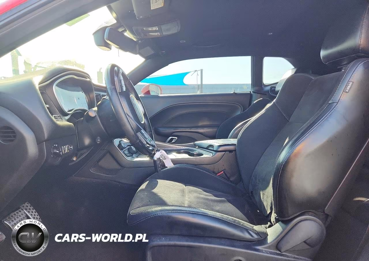 2018 Dodge Challenger Sxt VIN:2C3CDZAG4JH112562 - 7