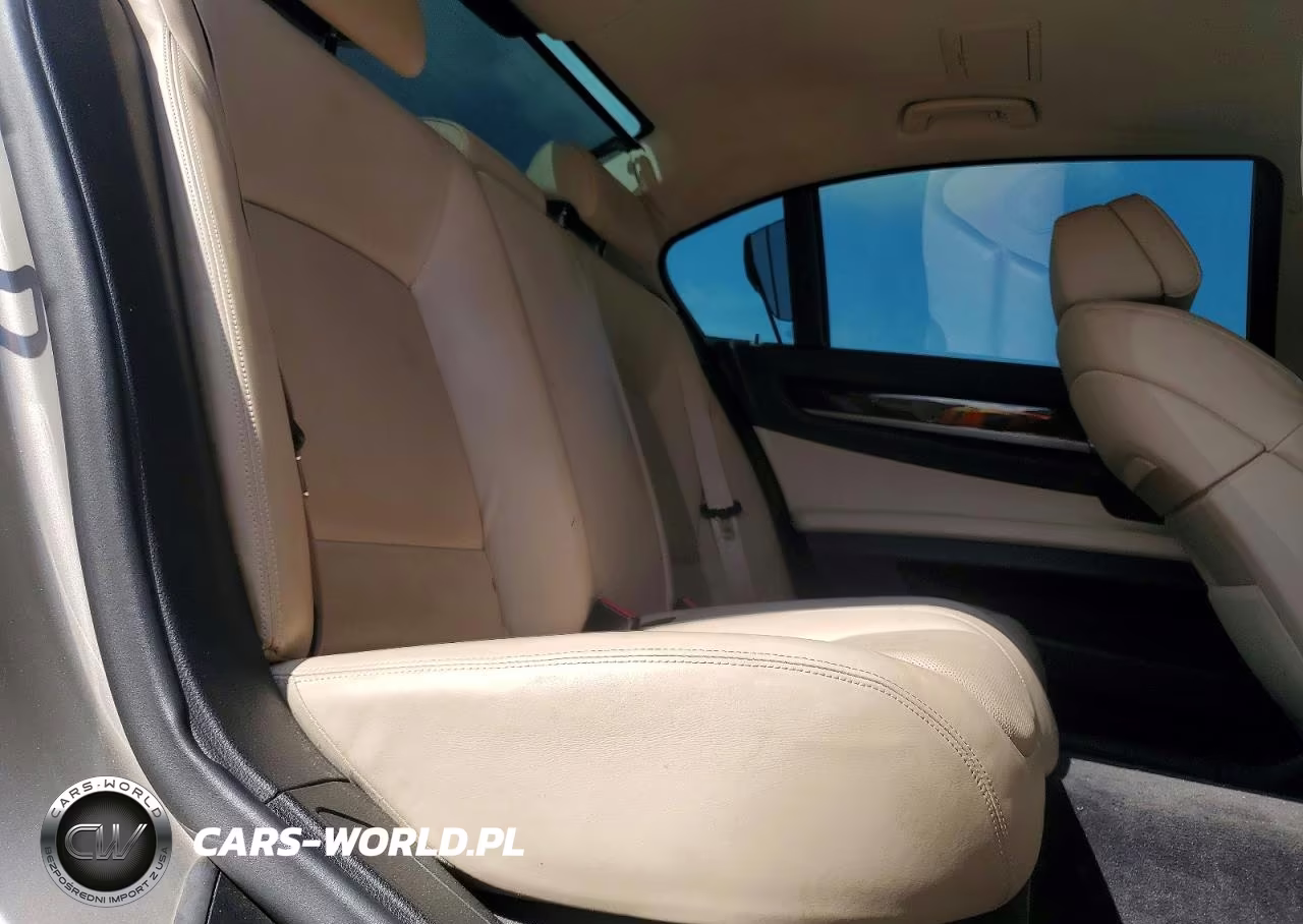 2011 BMW 750 Li VIN:WBAKB8C58BCY65029 - 10
