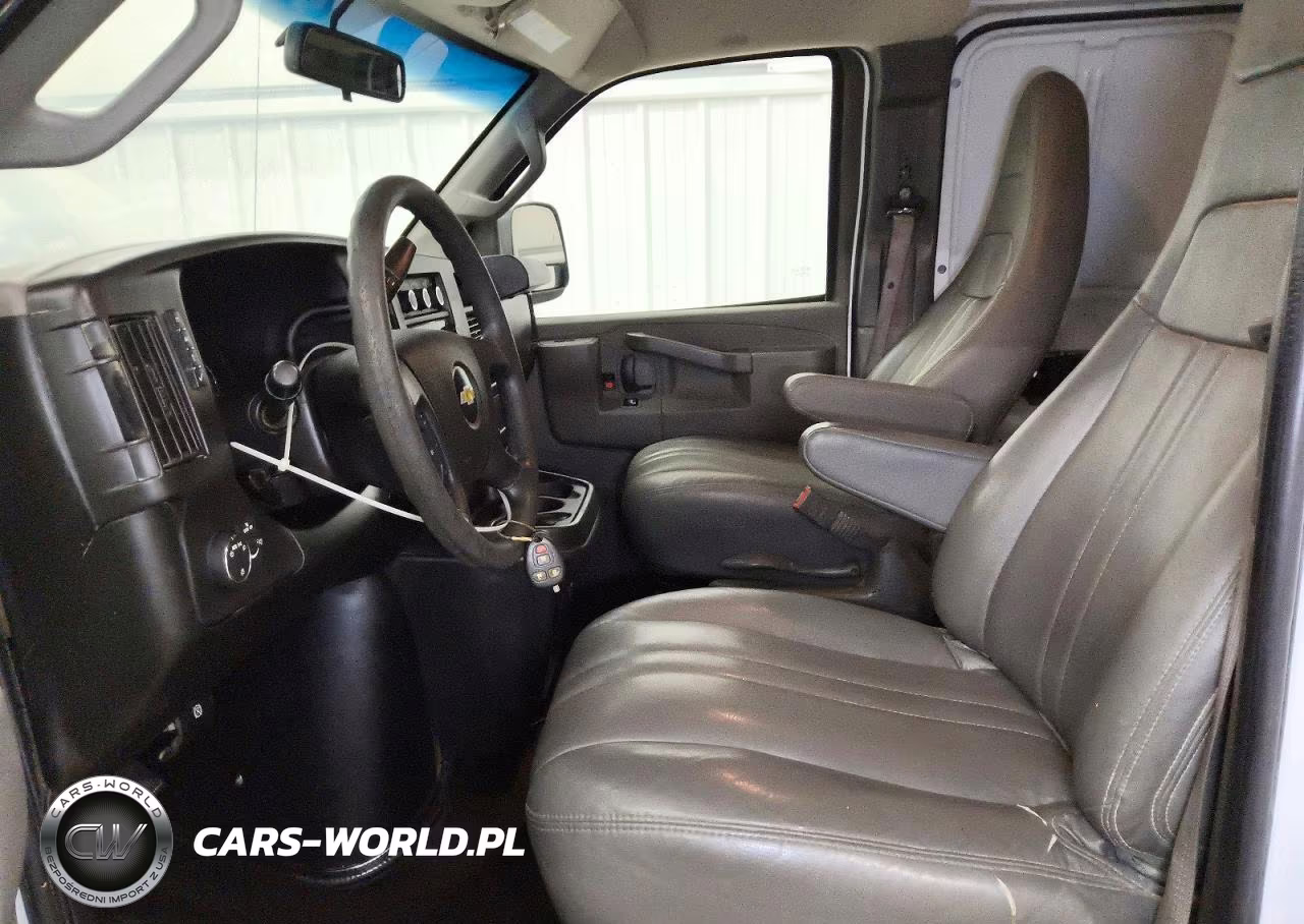 2020 Chevrolet Express G2500 VIN:1GCWGBFP0L1135421 - 7