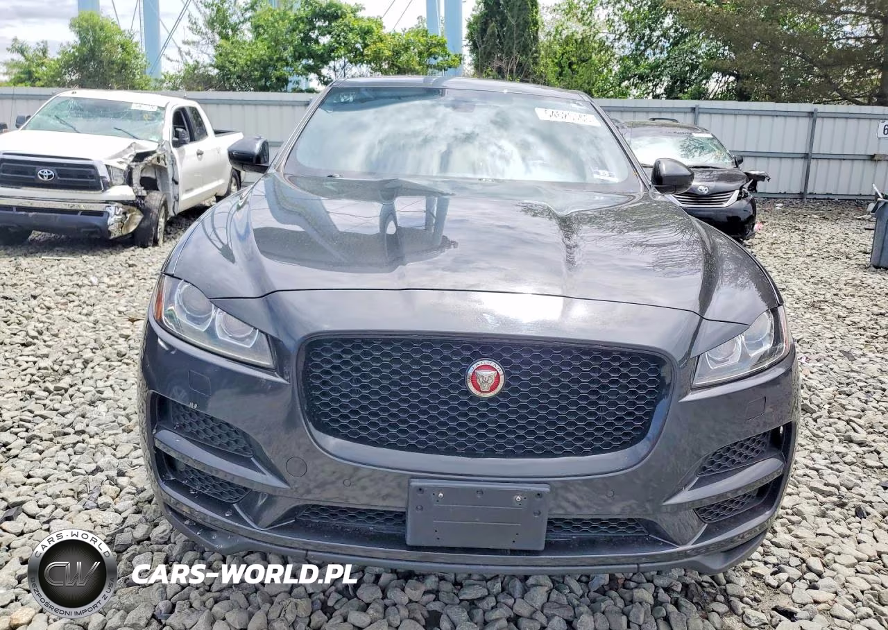 2017 Jaguar F-Pace Premium VIN:SADCJ2BV7HA050368 - 5