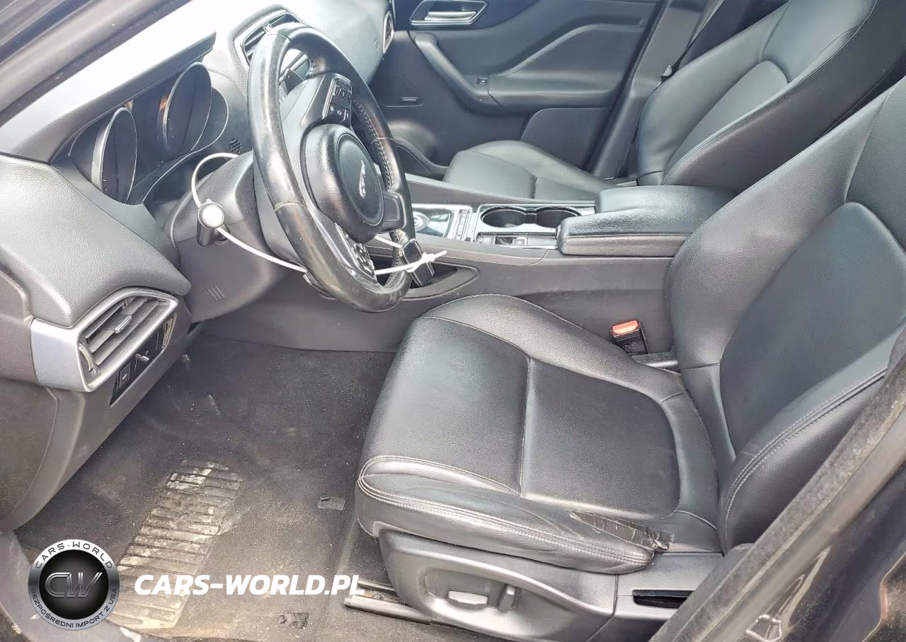 2017 Jaguar F-Pace Premium VIN:SADCJ2BV7HA050368 - 7